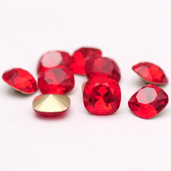 10PCS pagalvėlė Cut Red Nail Charms Crystal Different Sizes Glitter Nail Supplies Rhinestones Priedai nagų dailės dekoravimui