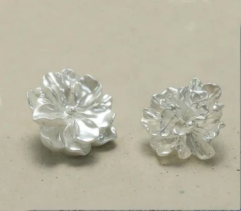 6vnt./partijos dydis:25mm gėlių formos perlų balto metalo sagos Fashion Button Moteriško kostiumo siuvimo aksesuarų dekoravimas (SS-3047)