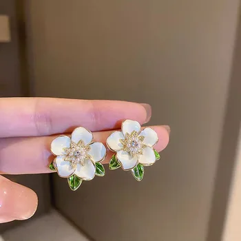 Balti gėlių auskarai, lengvos prabangos, nišiniai, aukščiausios klasės perlų auskarai, moteriški 2023 metų nauji madingi etninio stiliaus auskarai