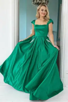 Moteriškos vakarinės suknelės Ilgos žalios satino kepurės rankovės Karoliukai Du pakeliai A Linija Grindų ilgis Valtis Iškirptė Vakarėlio prom chalatai