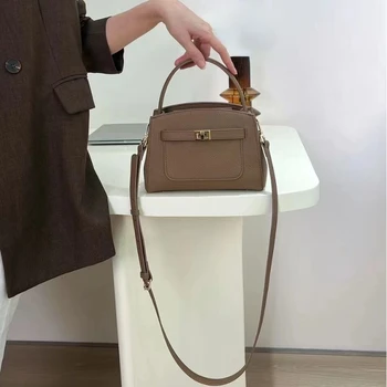 Nauja prabangi dizainerio rankinė Top Cowhide Versatile Classic One Shoulder Bag Fashion Commuter Crossbody Bag Moteriškas mielas mažas krepšys