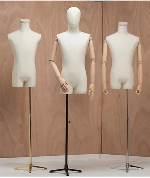 Vyriškas modelis Pusės ilgio vyriško kostiumo ekranas Stovas Manekeno audinys eksponavimui